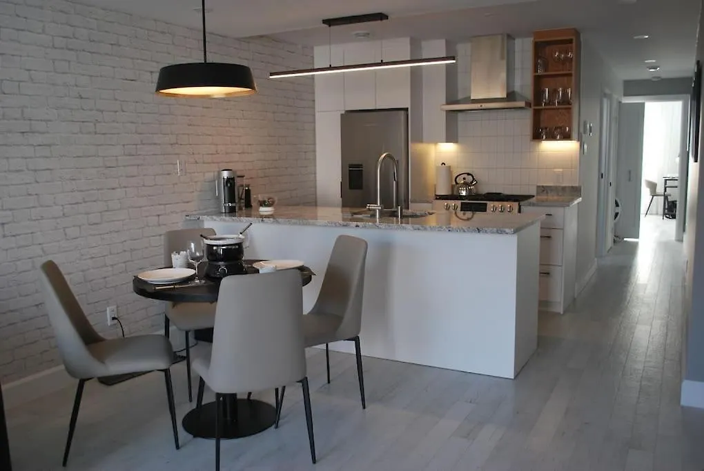 Plaza10 - 20 Restaurants At Under A 10 Minute Walk Apartment Montreal Canada
